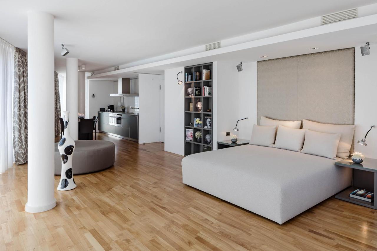 The Mandala Berlin, A Member Of Design Hotels ภายนอก รูปภาพ A modern studio apartment