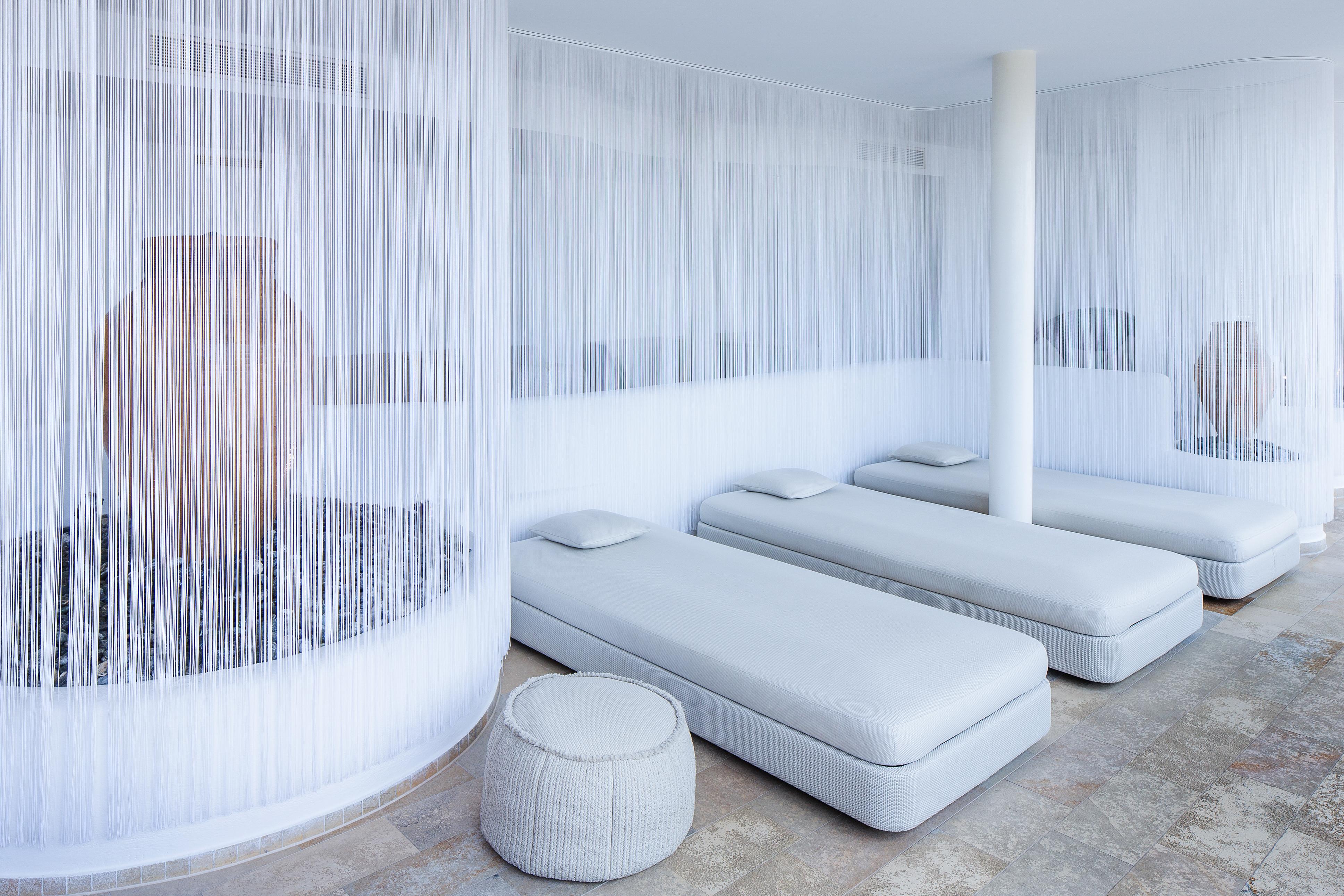 The Mandala Berlin, A Member Of Design Hotels ภายนอก รูปภาพ The spa at the Hotel 7132 Hay, designed by Jean Nouvel