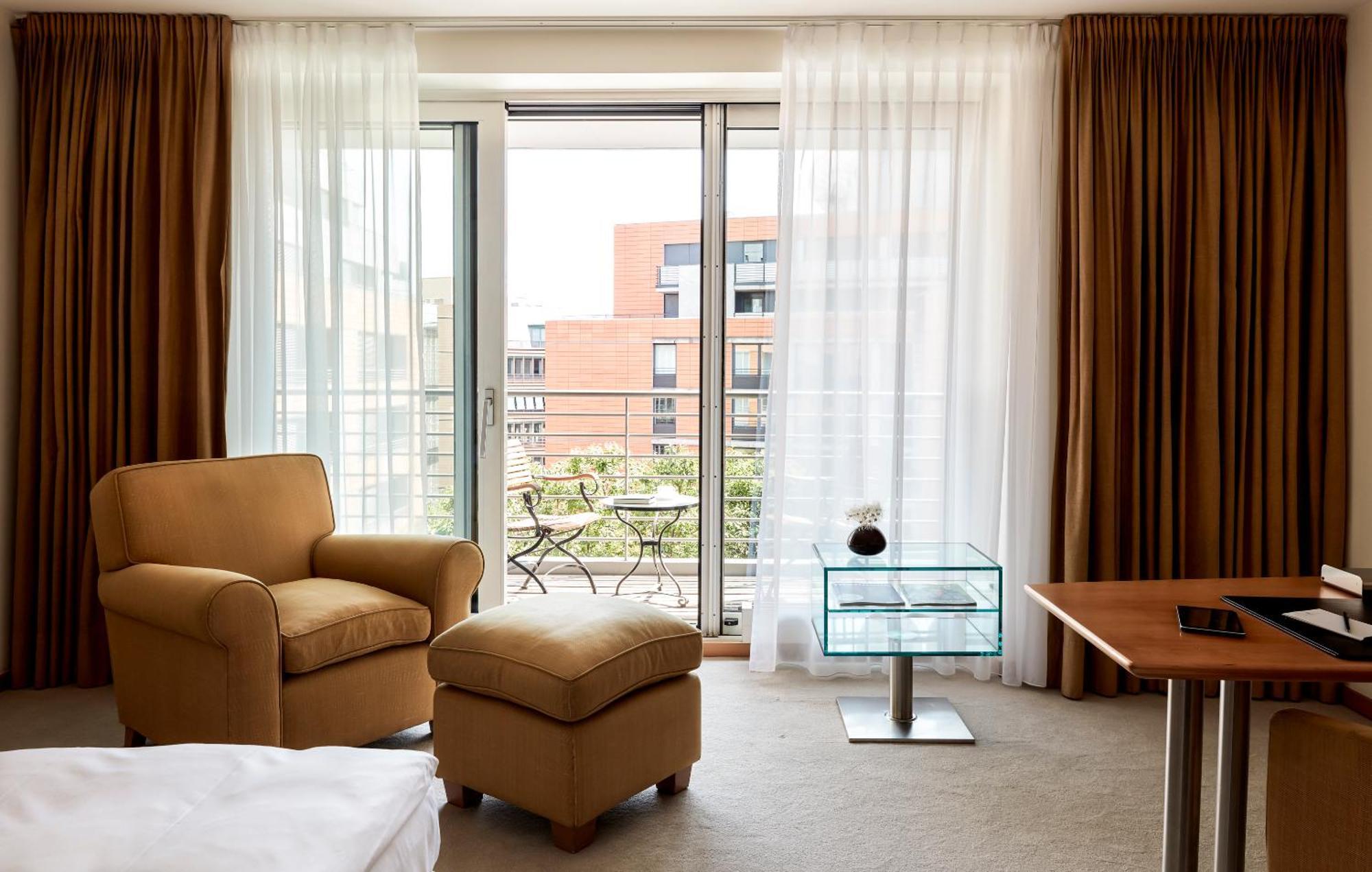The Mandala Berlin, A Member Of Design Hotels ภายนอก รูปภาพ A room at the hotel
